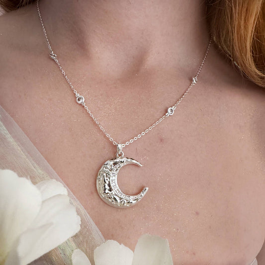 silver crescent moon necklace