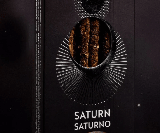 Dark product packaging with 'Saturno' branding and a circular design element.