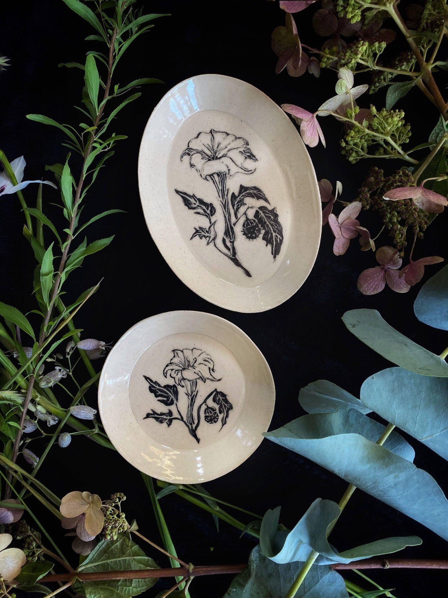 Datura Ceramic Offering Plate | Oval.